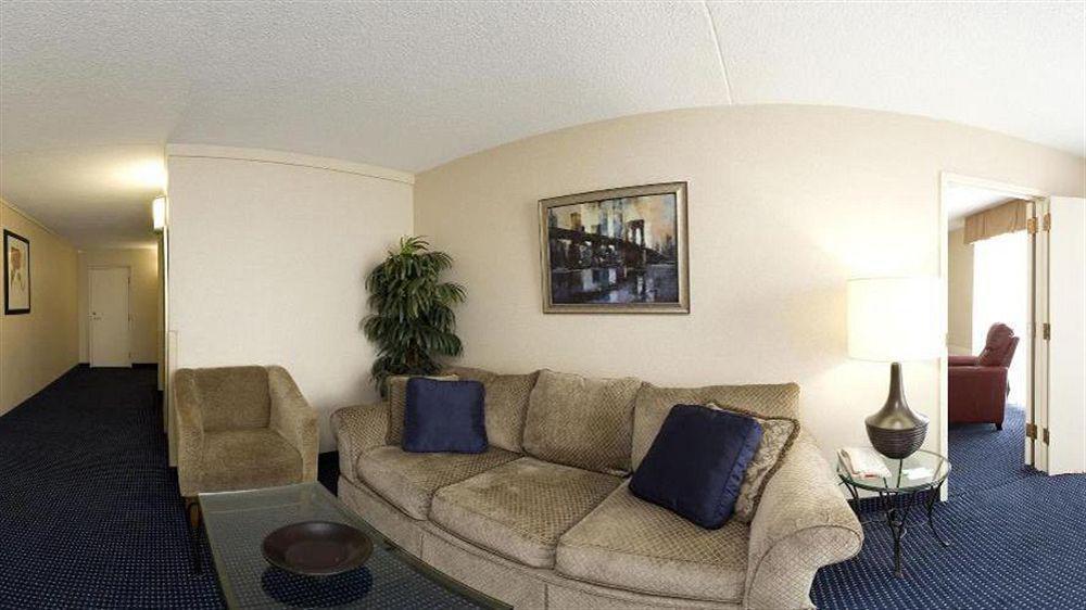 Holiday Inn Akron-West By Ihg Montrose Bagian luar foto