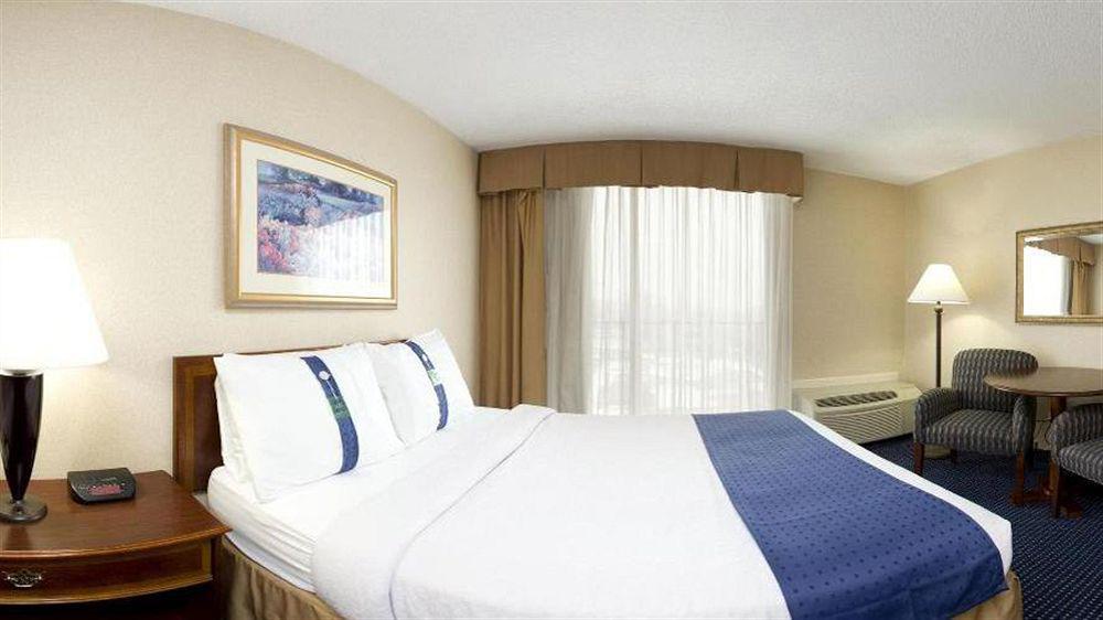Holiday Inn Akron-West By Ihg Montrose Bagian luar foto