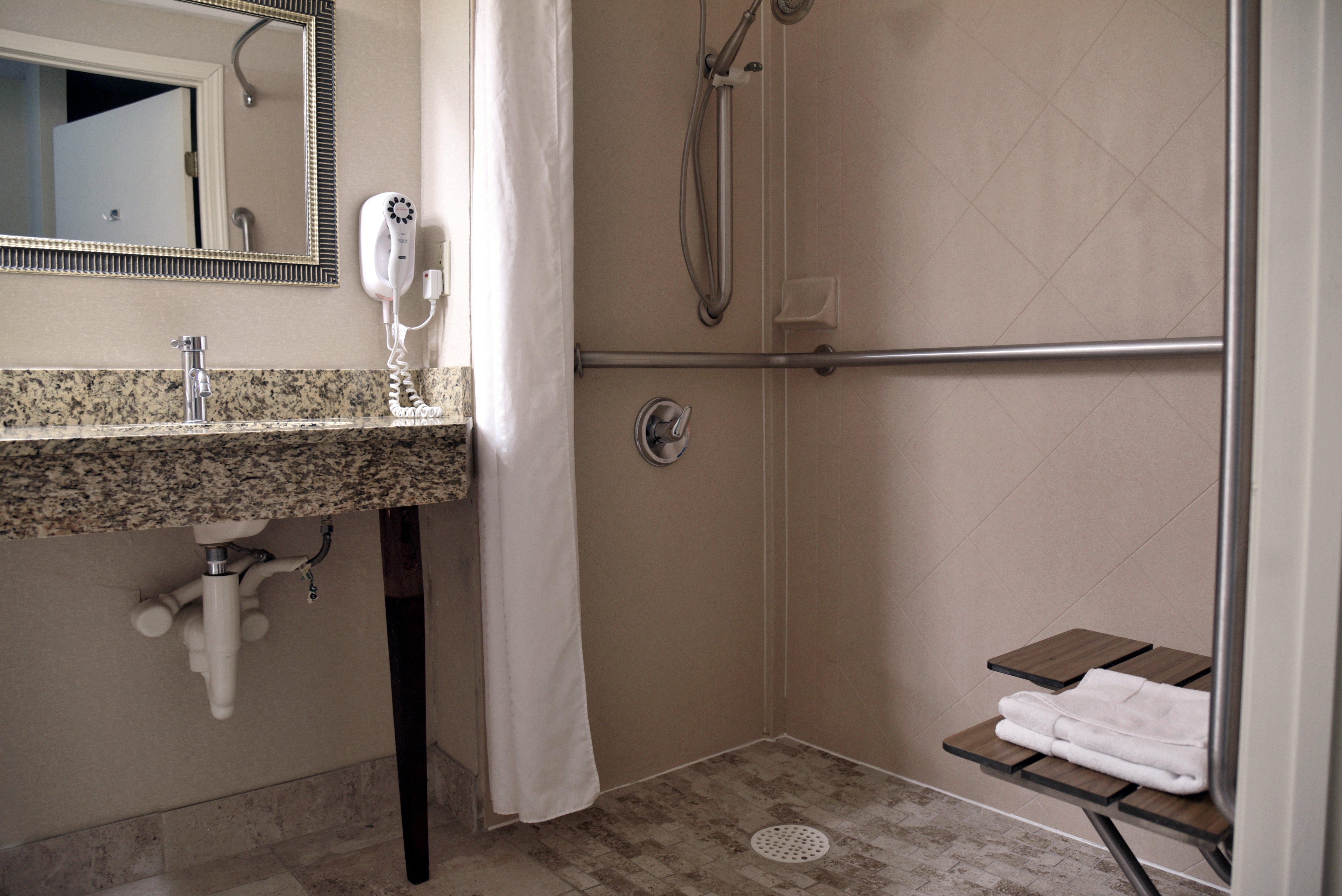Holiday Inn Akron-West By Ihg Montrose Bagian luar foto